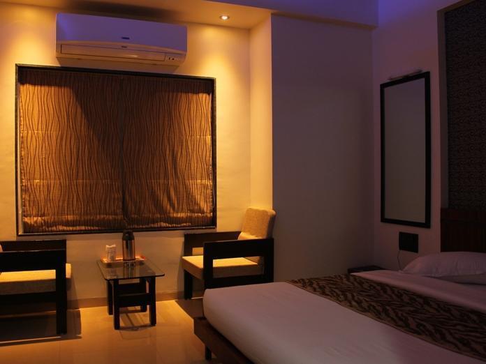 Готель Treebo Trend Royal Kourt Aurangabad Екстер'єр фото
