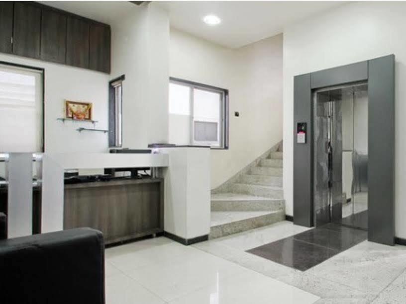 Готель Treebo Trend Royal Kourt Aurangabad Екстер'єр фото