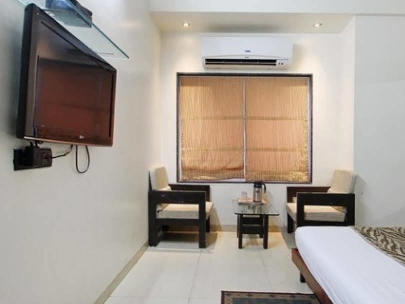 Готель Treebo Trend Royal Kourt Aurangabad Екстер'єр фото